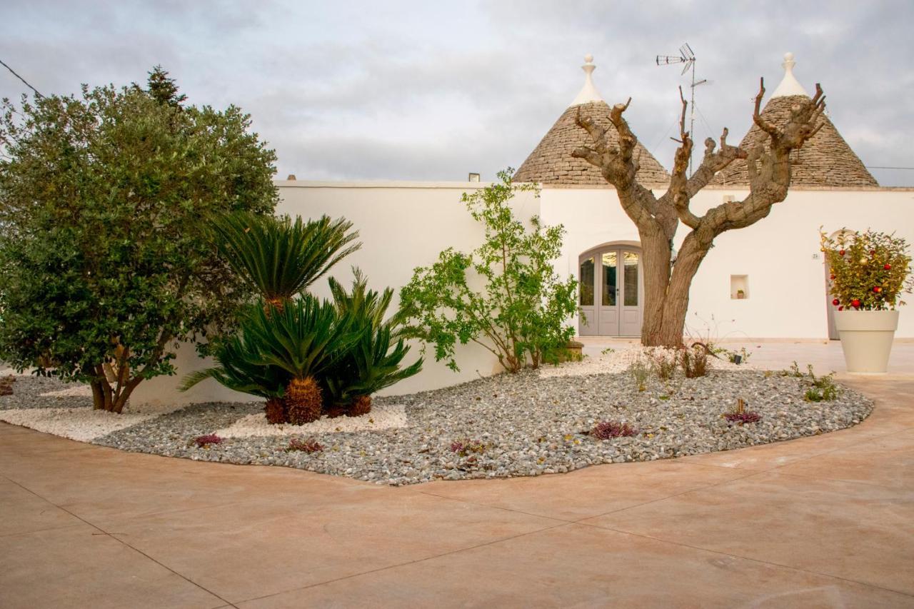 Pavi Trulli E Suites Locorotondo Exterior foto